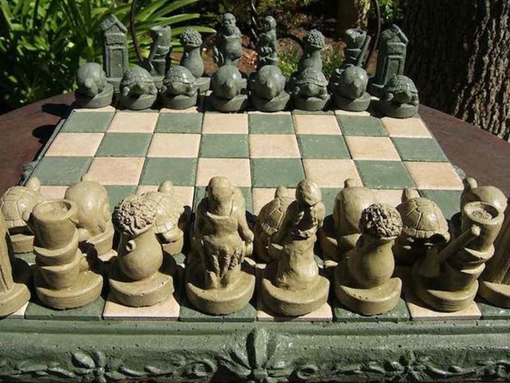 Outdoor-Chess-Board-03