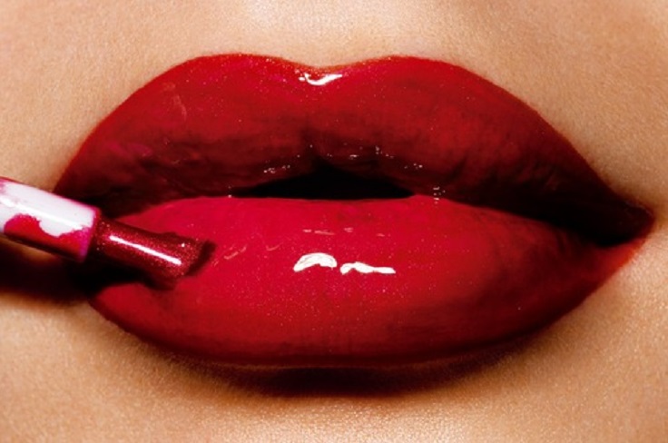 Over-Glossy-Lips