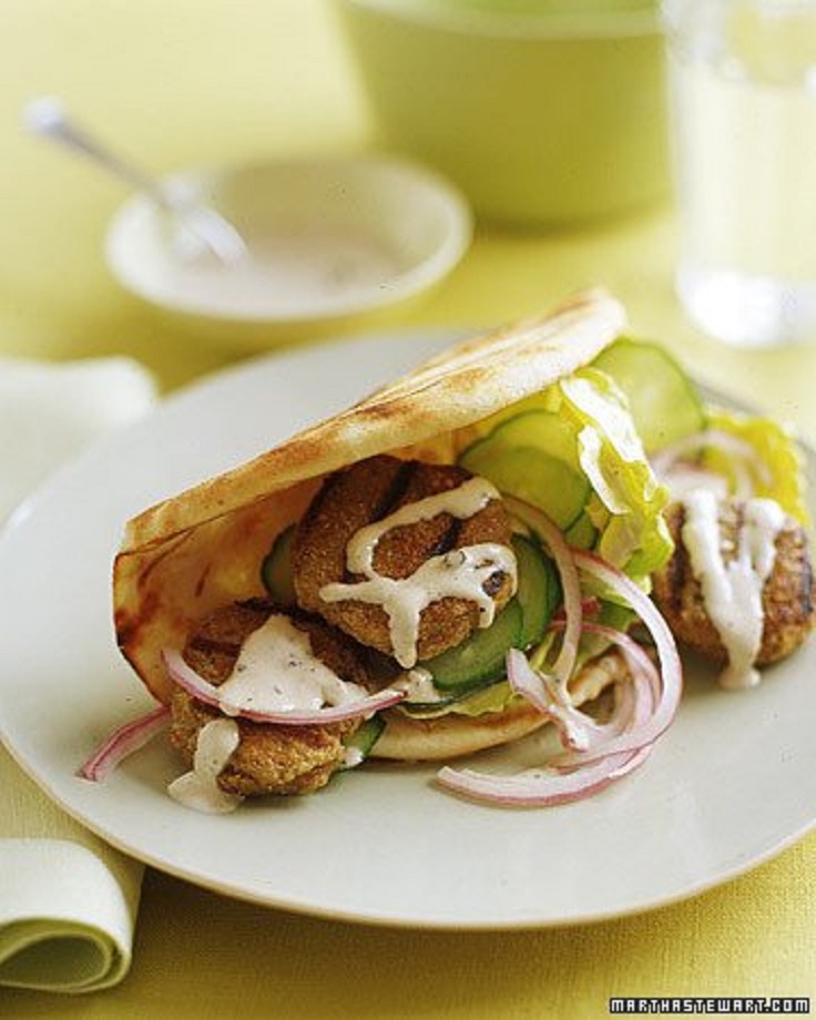 Quinoa-and-Turkey-Patties-in-Pita-with-Tahini-Sauce