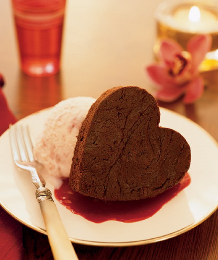 Romantic-Heart-Shape-Brownie-Sundaes Romantic-Heart-Shape-Brownie-Sundaes