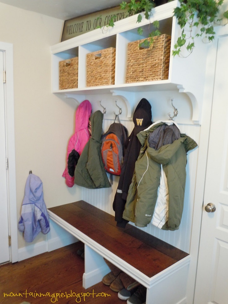 Simple-DIY-Mudroom