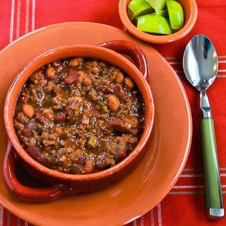 Slow-Cooker-Beef-and-Refried-Bean-Chili-with-Salsa-and-Lime