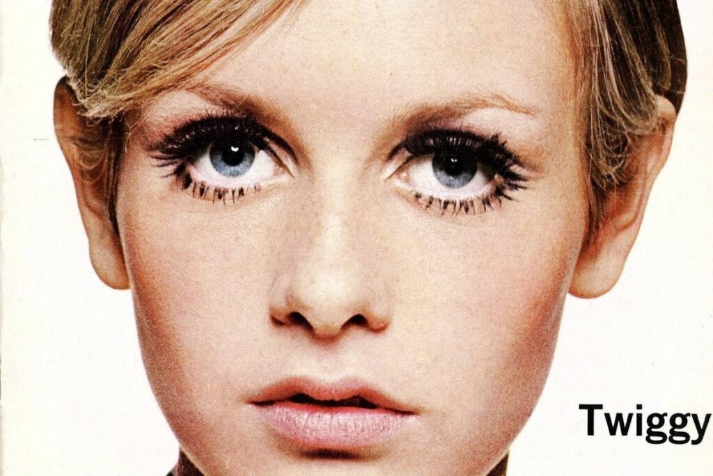 Twiggy-Big-Eyelashes--1024x684