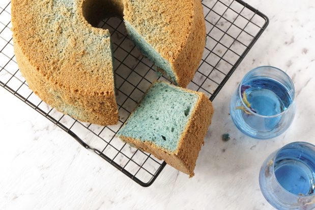 blue-chiffon-cake-