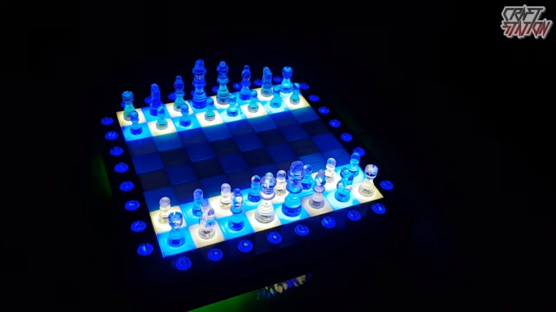 epoxy-resin-chess-set-dark-1100x618-1