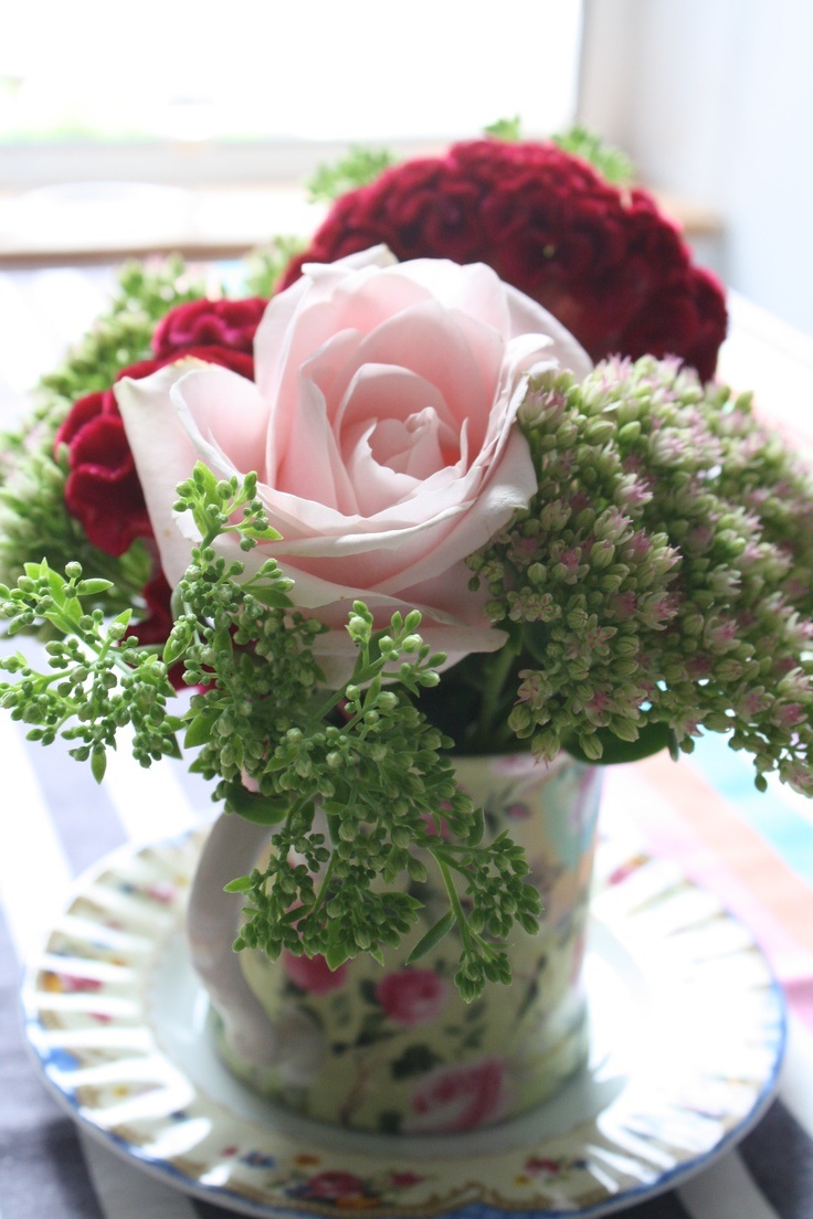 flowers-in-a-coffee-cup