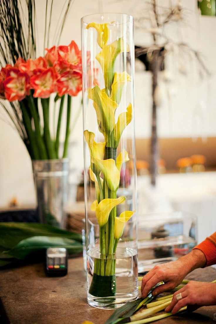 flowers-inside-the-vase