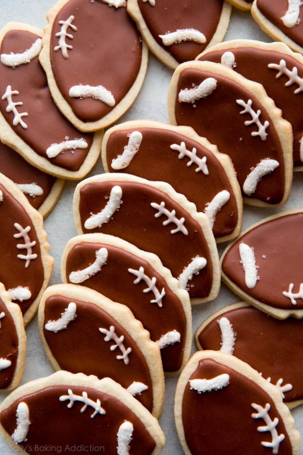 football-cookies-600x900-1 football-cookies-600x900-1