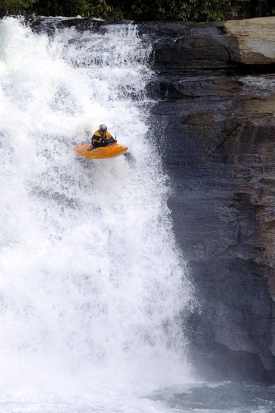 kayaking-on-the-edge-