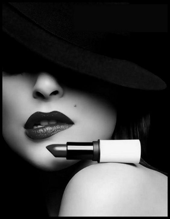 lipstick-bw-photo-