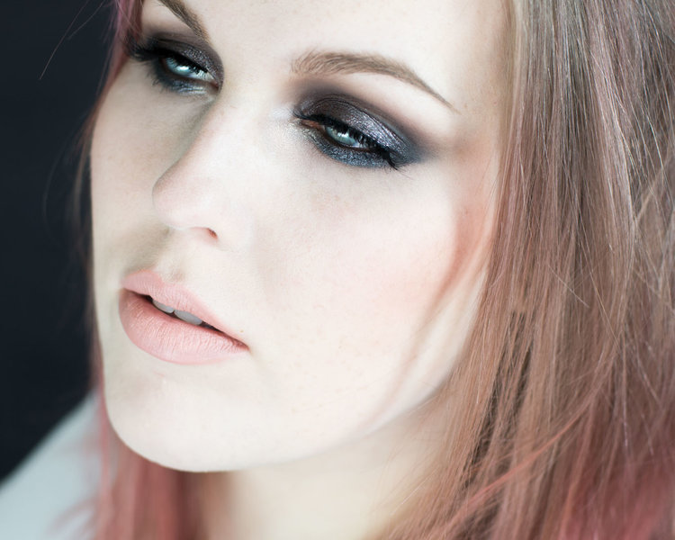 melt-gun-metal-metallic-eyes-