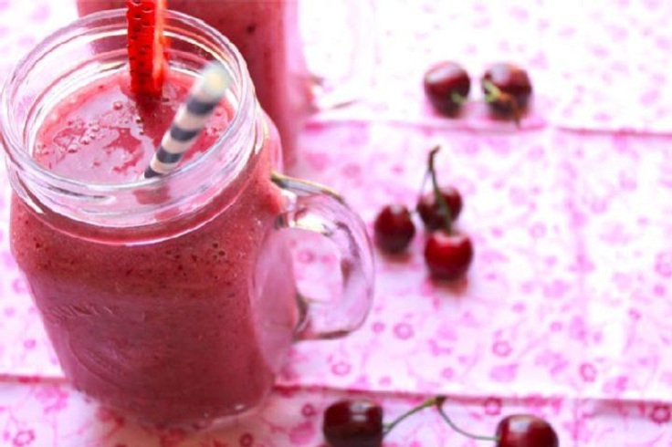simple-summer-cherry-smoothie