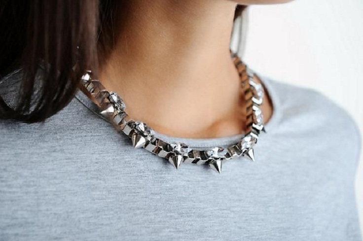 studded-box-chain-necklace