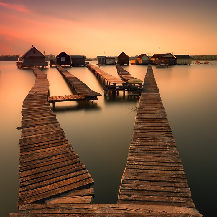 wooden-bridge-houses