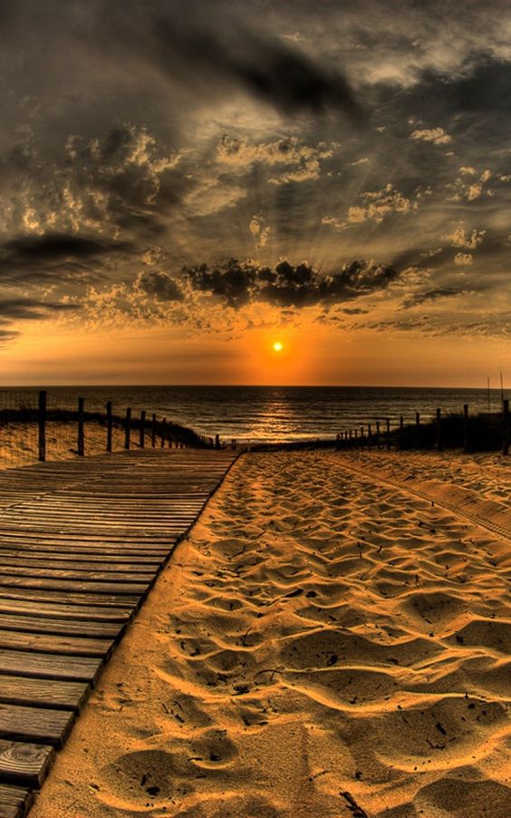 wooden-pat-sunset-