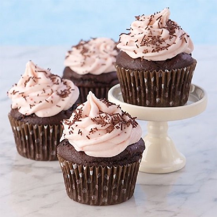 Chocolate-Strawberry-Banana-Cupcake