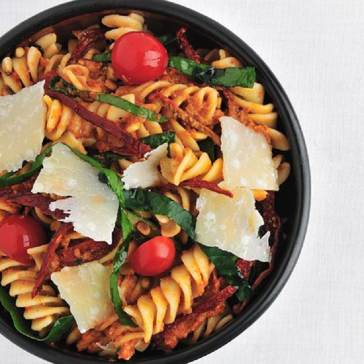 Fusilli-with-Spinach-and-Sun-Dried-Tomato-Pesto