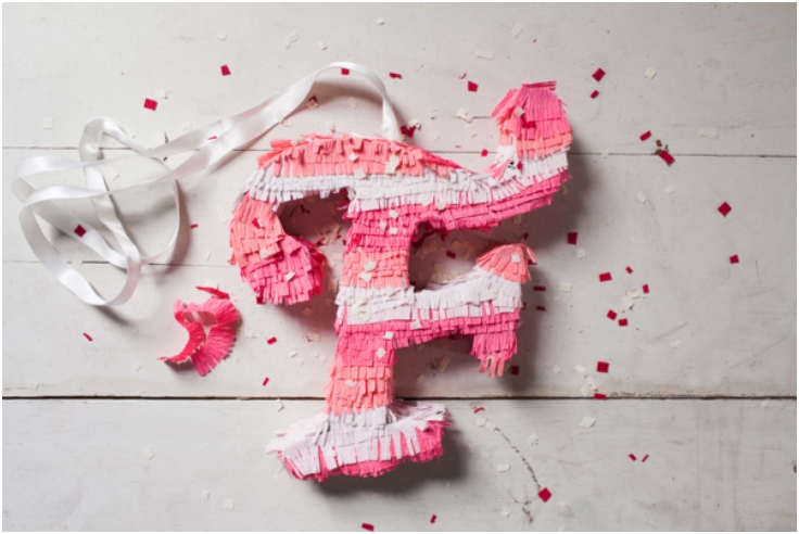 Italic-Monogram-Pinata