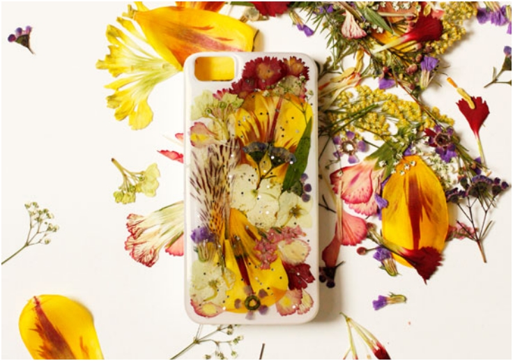 Pressed-Flower-iPhone-Case