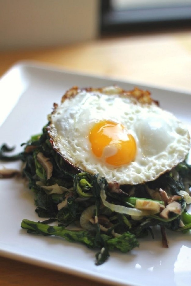 Sauteéd-Shiitake-and-Broccoli-Rabe-with-Fried-Egg