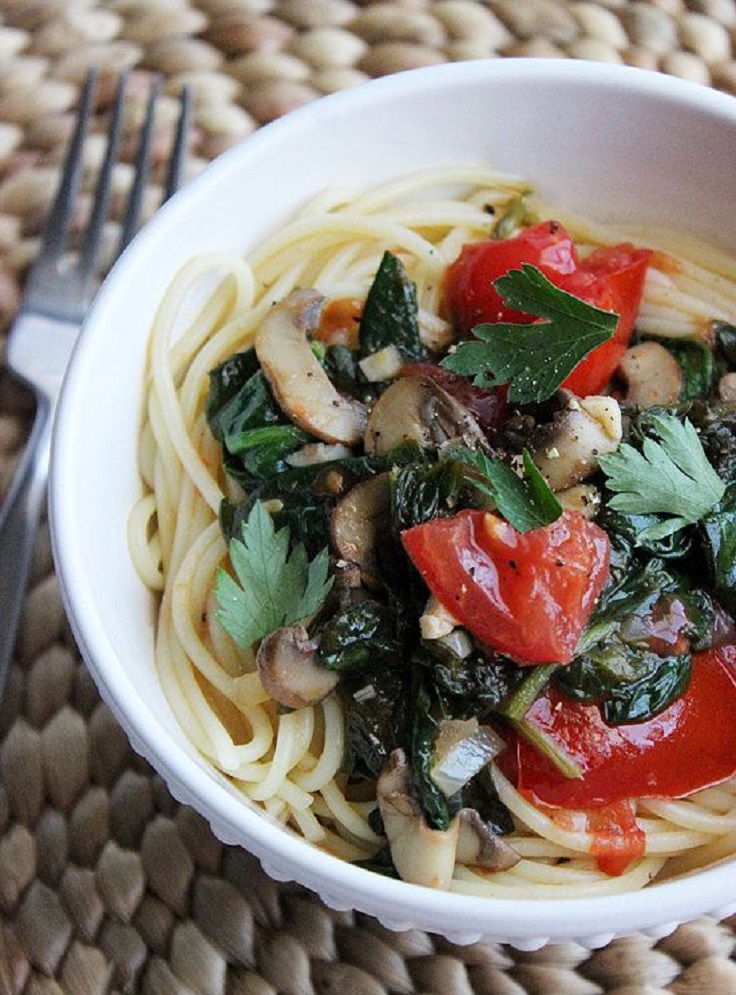 Spaghetti-With-Spinach-in-a-White-Wine-Garlic-Sauce