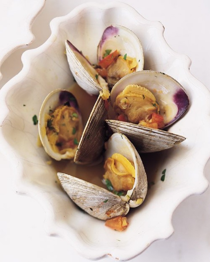 Steamed-Clams-in-Garlic-Saffron-Broth1