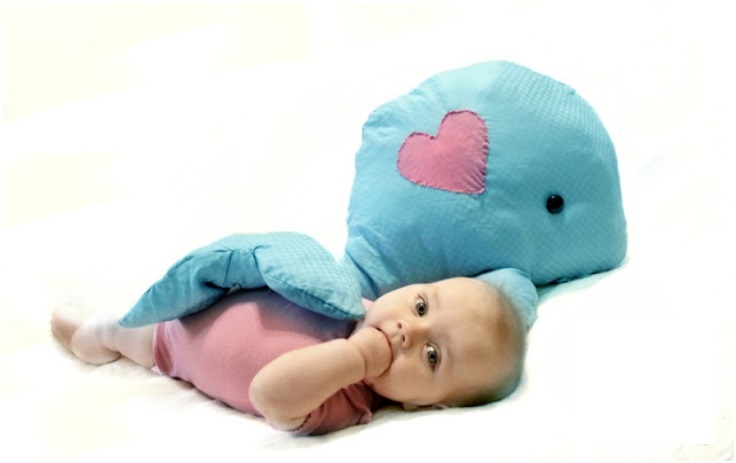 Walli-The-Whale-Pillow-Pet