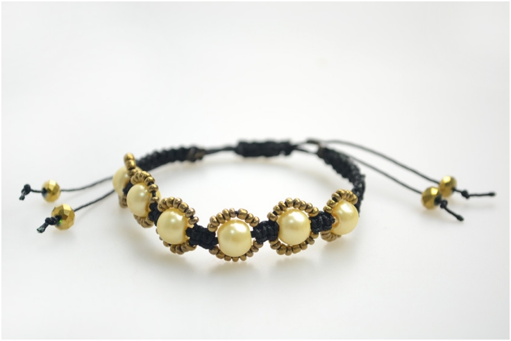 beaded-hemp-bracelet