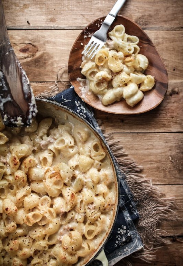 Applesauce-Mac-Cheese-with-Apple-Sausage