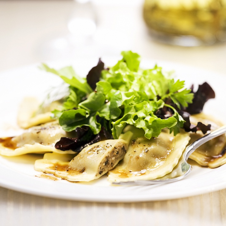 Balsalmic-Mixed-Greens-with-Wild-Mushroom-Agnolotti