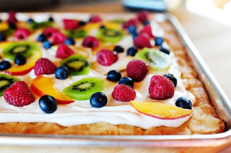 Deep-Dish-Fruit-Pizza