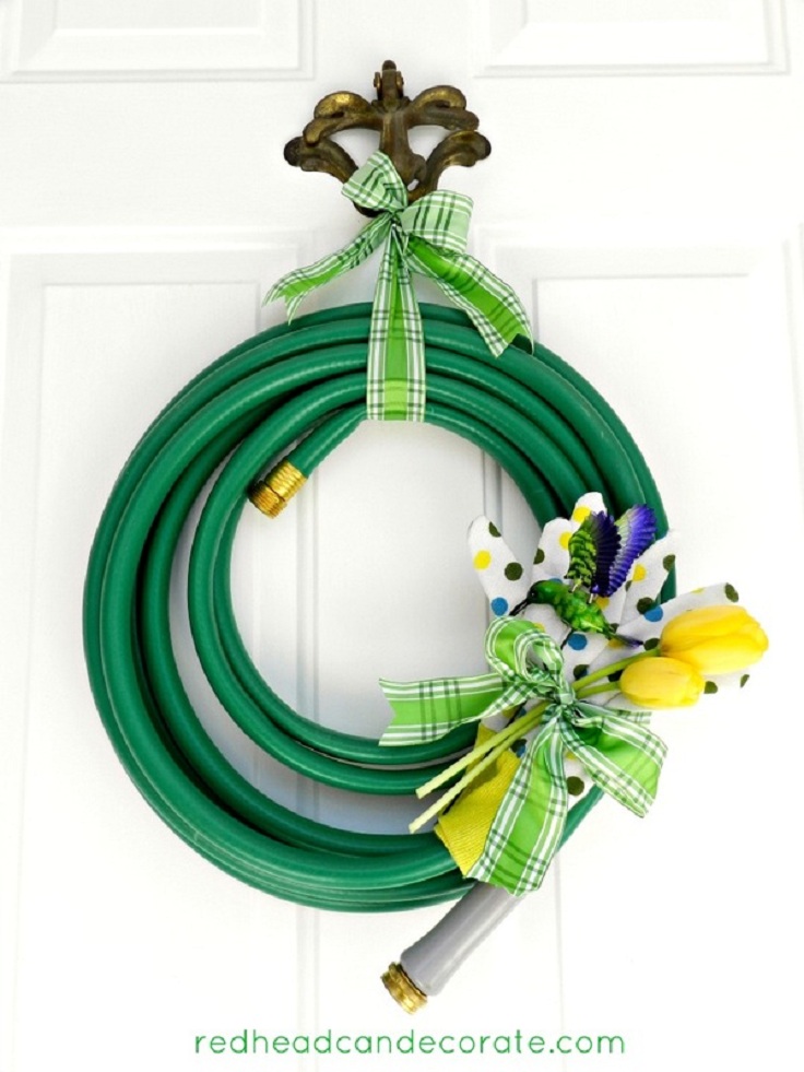 Garden-Hose-Wreath