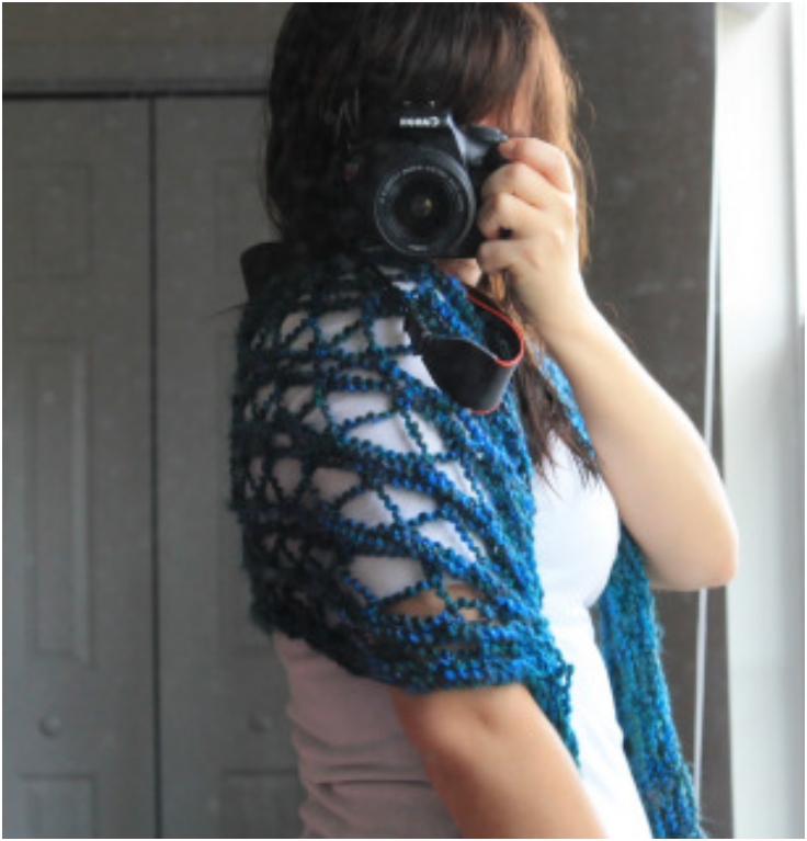 Knit-Peek-Hole-Shoulder-shawl