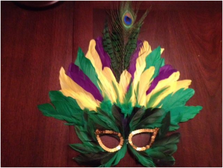 Mardi-Gras-Feather-Mask-Cheap-and-Quick