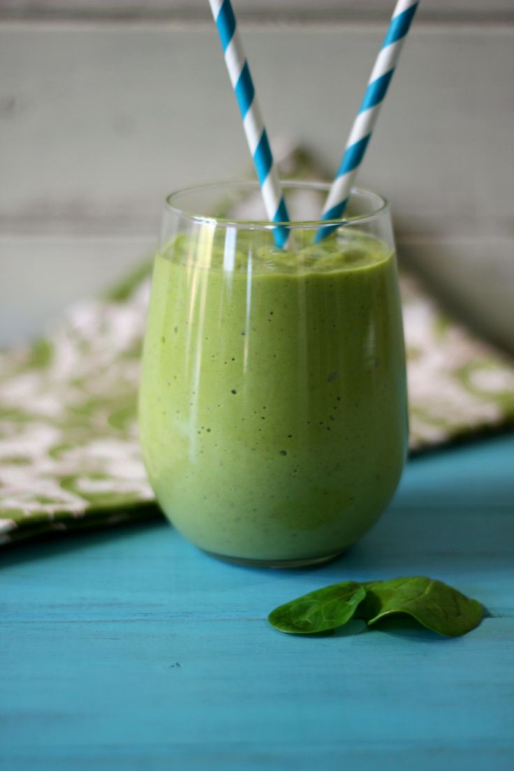 Tropical-Green-Monster-Debloating-Smoothie