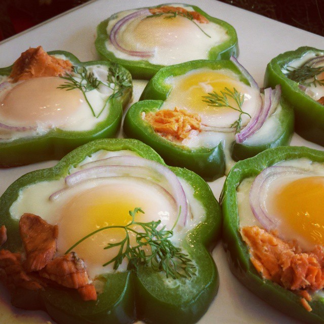 Eggs-in-Bell-Pepper-Rings-Clean-Eating-Breakfast-Ideas