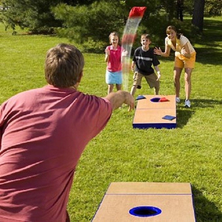 Bean-Bag-Toss