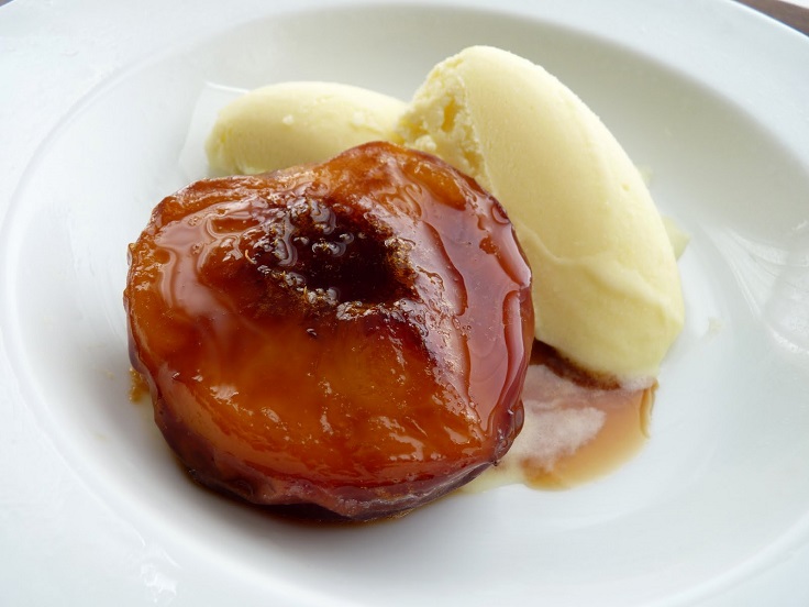 Roasted-Peaches-with-Mascarpone-Ice-Cream