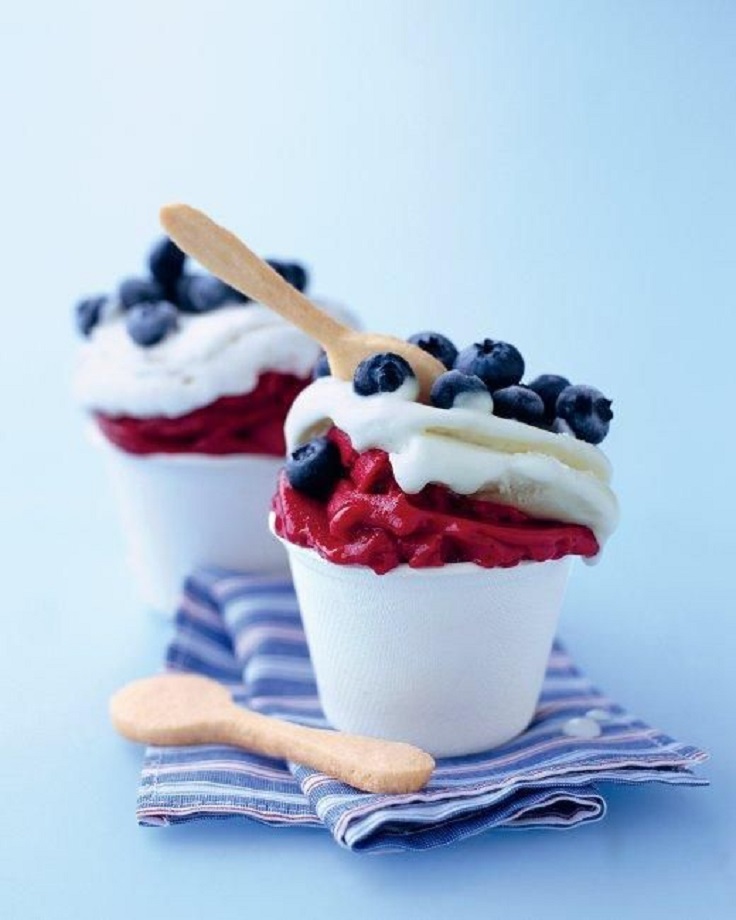 Vanilla-Raspberry-Sundaes-with-Spoon-Shaped-Cookies