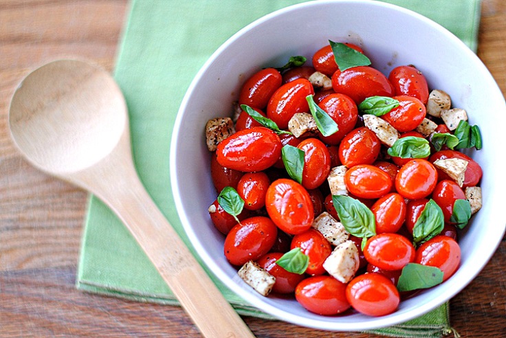 Candied-Balsamic-Tomatoes-Mozzarella-Salad