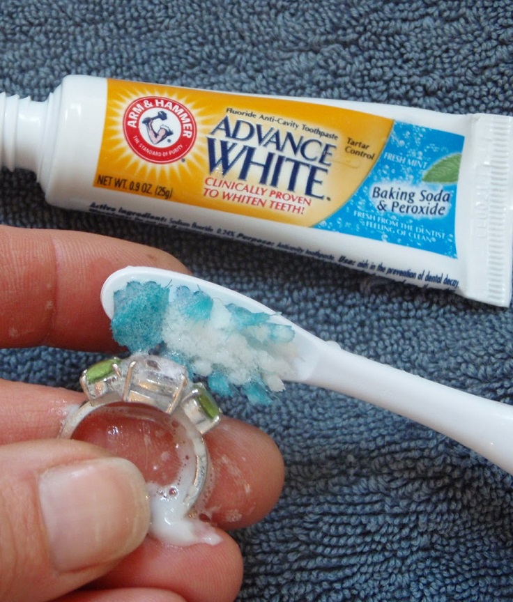 Top 10 Useful Things You Can Do With A Toothpaste | Top Inspired