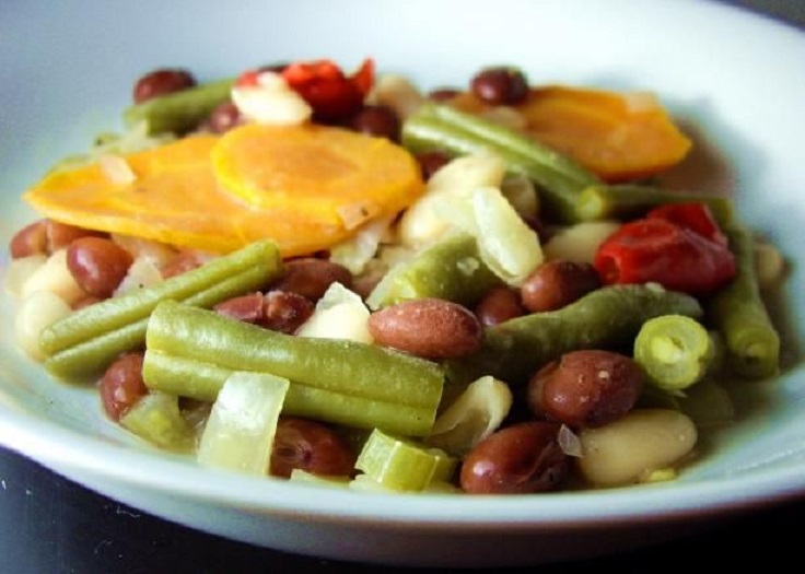 Mediterranean-Style-Beans-and-Vegetables