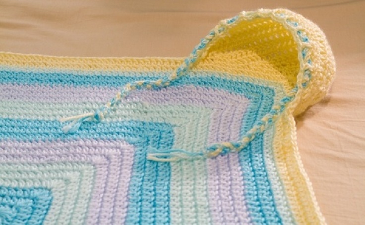 Crochet-Hoodie-Blanket