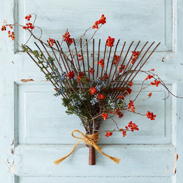 Juniper-and-Bittersweet-Rake-Door-Decoration