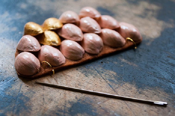 Nude-and-Gold-Nailpolish-Pistachio-Necklace