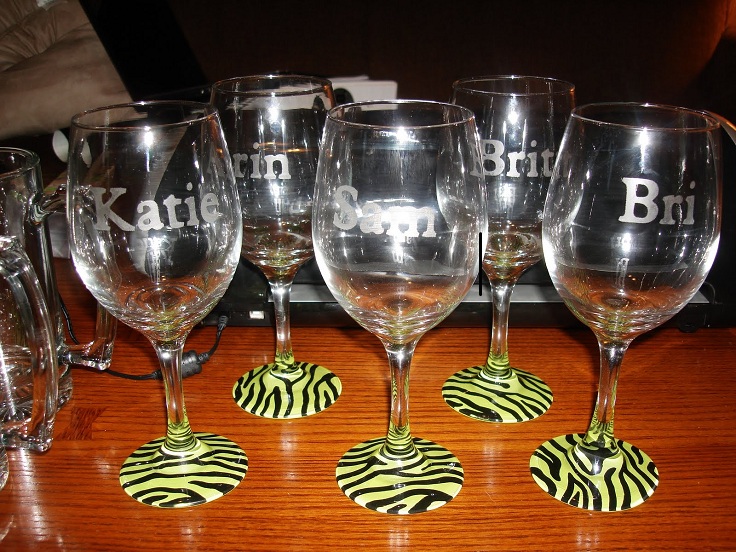 animal-print-and-names-wine-glass