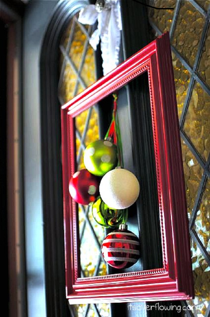 Christmas-Decorating-Ornament-Frame