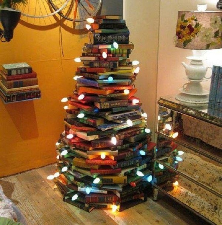 Transform-a-pile-of-books-into-a-DIY-Christmas-tree