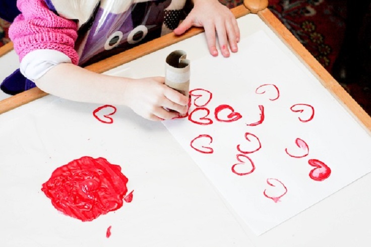 DIY-Toilet-Paper-Roll-Heart-Stamp