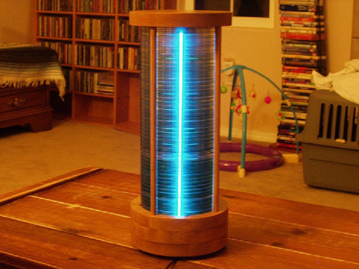 Make-an-eye-catching-lamp-from-a-stack-of-CDs